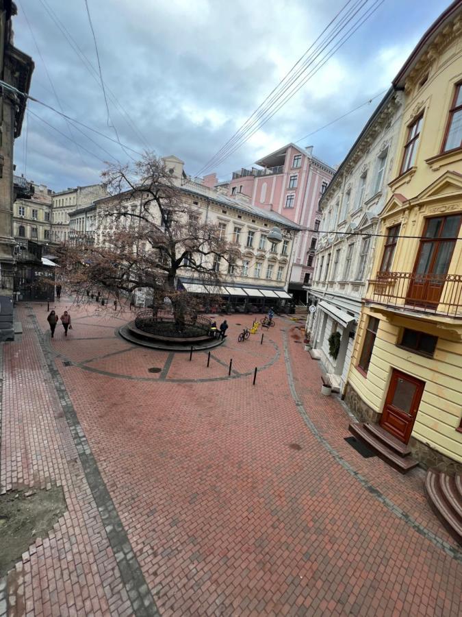 Апартаменти В Самому Центрі Львова В Проїзді Крива Липа Экстерьер фото